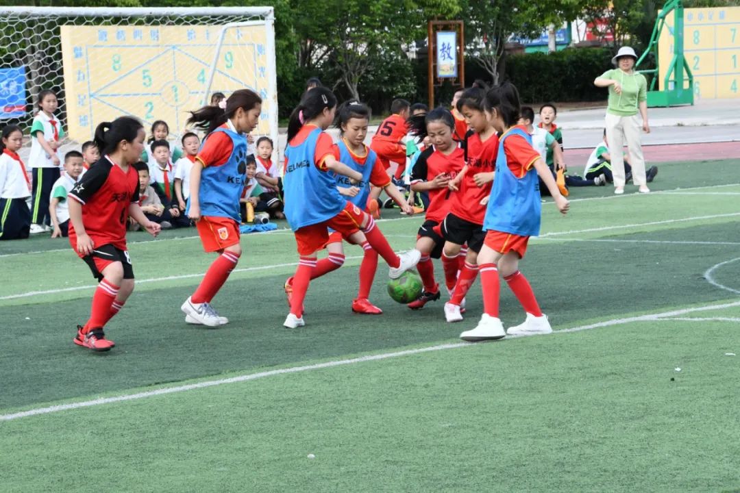 余庆城关一小学校,余庆县一年级小学生