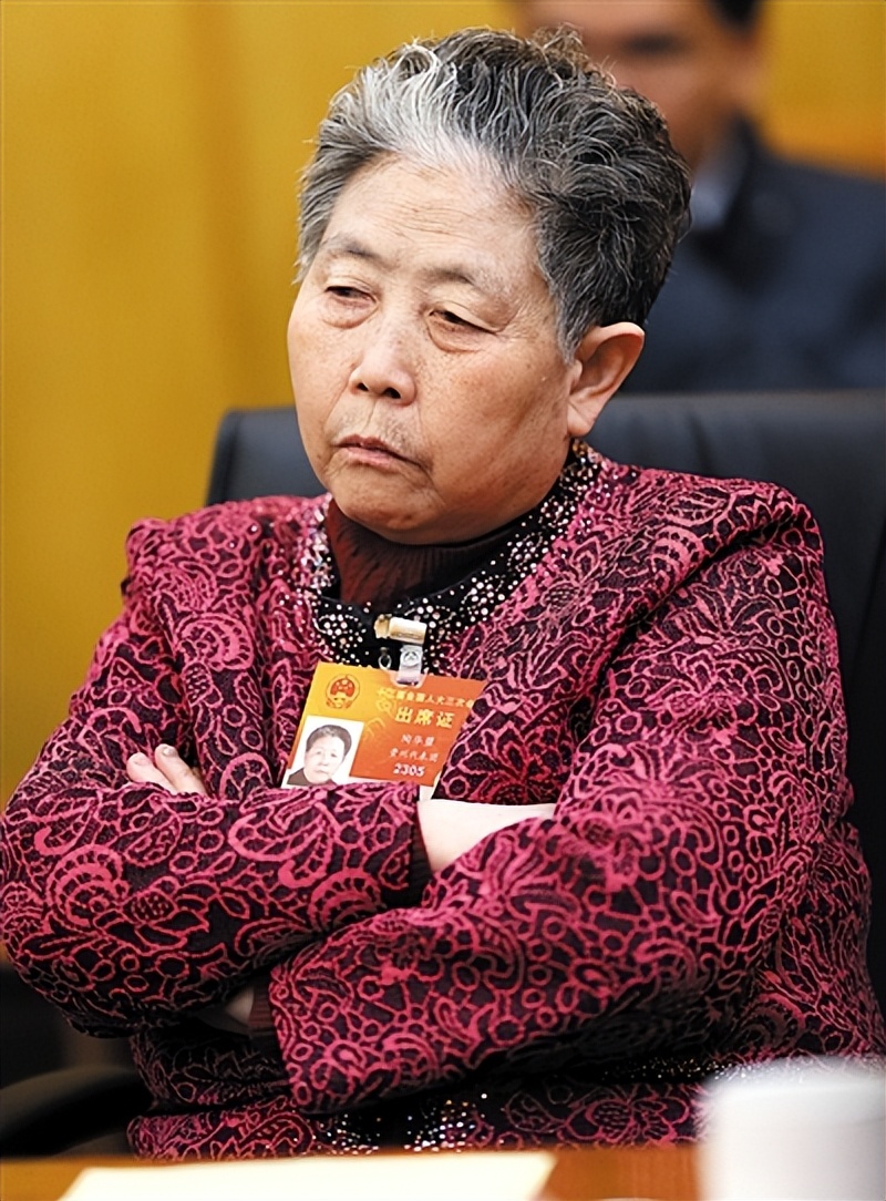 陶华碧如何拯救老干妈 (陶华碧出山老干妈调回以前的味道)