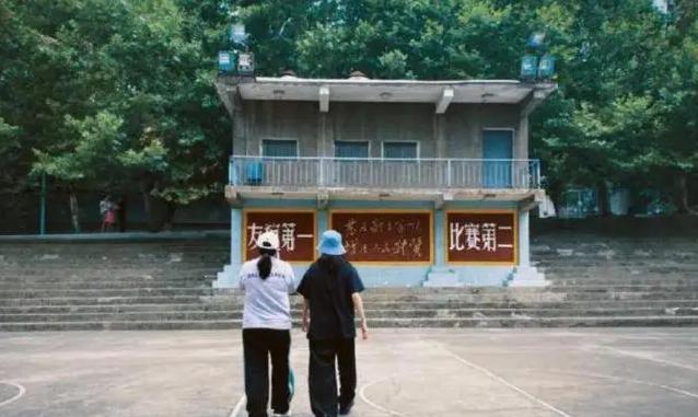 贾玲减肥前后的对比照片,贾玲减肥近照曝光