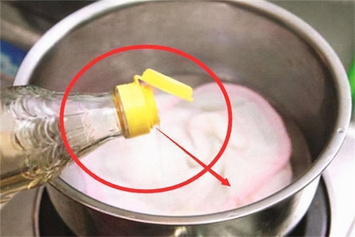 毛巾用久了很脏很油怎么洗,毛巾用久了又脏又腻一招搞定