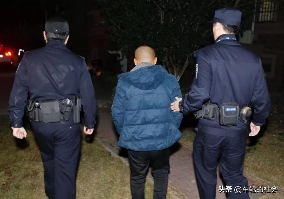 老赖欠700万儿子上国际学校,老赖欠700万儿子上18万学费学校