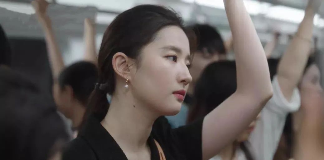 云南这次被挤爆，刘亦菲全责