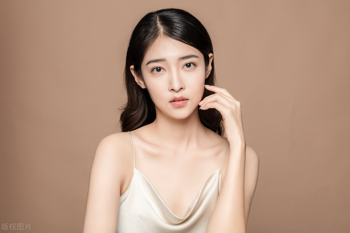 故事：硕士毕业，闺蜜给28岁的我介绍油腻男，苦口婆心劝我嫁