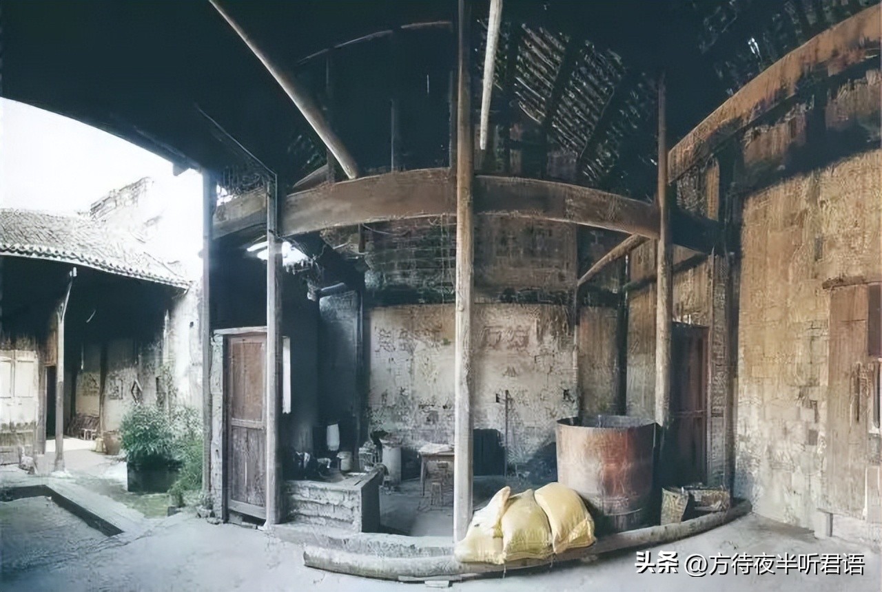 人间梦幻古建筑,仙境云雾缭绕古建筑