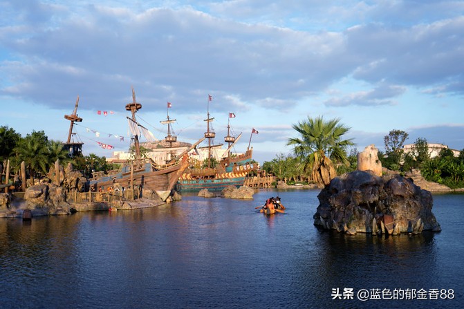 周末白相里的一张床、一群朋友、暴走于迪士尼乐园