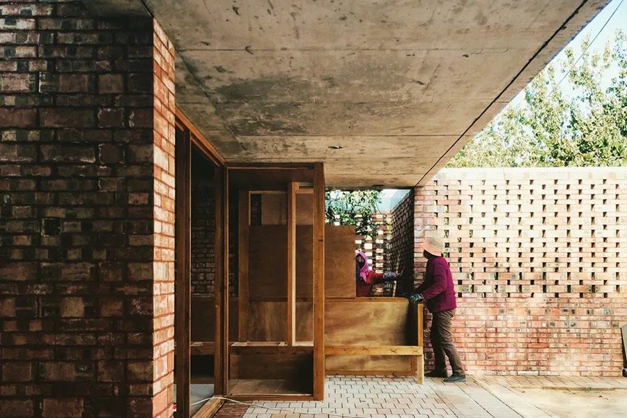 夫妻花3万改造荒废20年的农村老屋,错位的遗憾132万元改造老屋合理吗