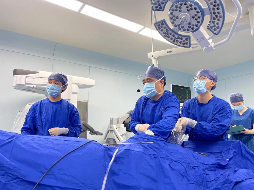 过年前，他“打飞的”来做手术——