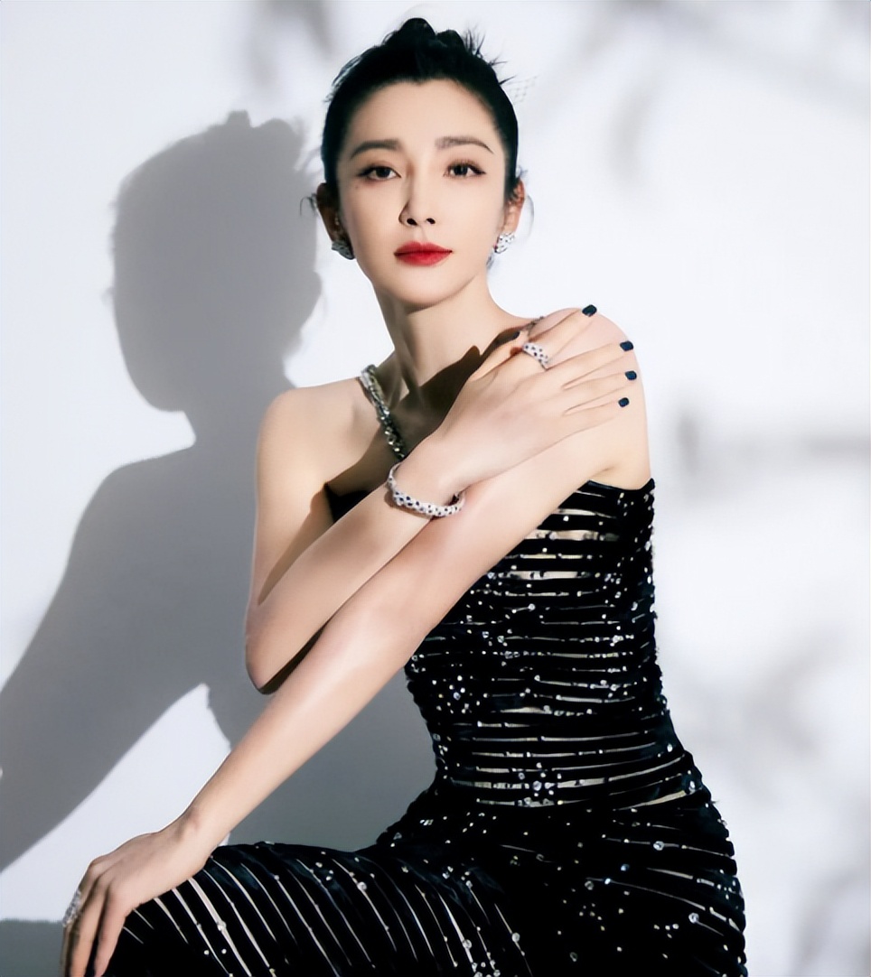 43岁的任泉现状,任泉为什么那么多人转型