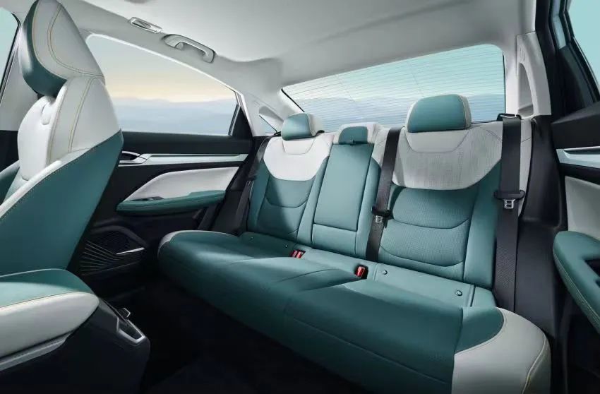 吉利帝豪L雷神Hi·X要做15万内最好的混动？|试驾