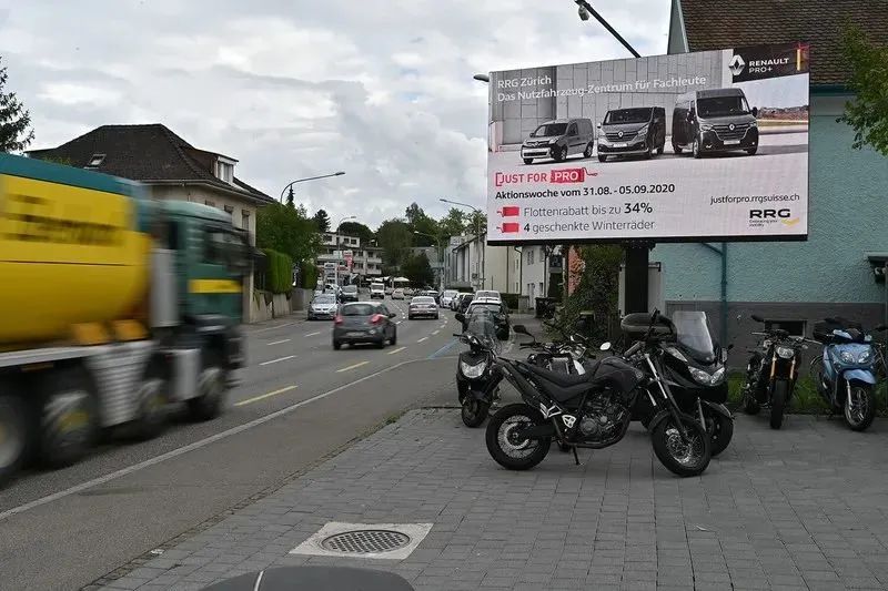 美国最大户外媒体公司：清晰频道，业绩回暖！如何营收攀升的？