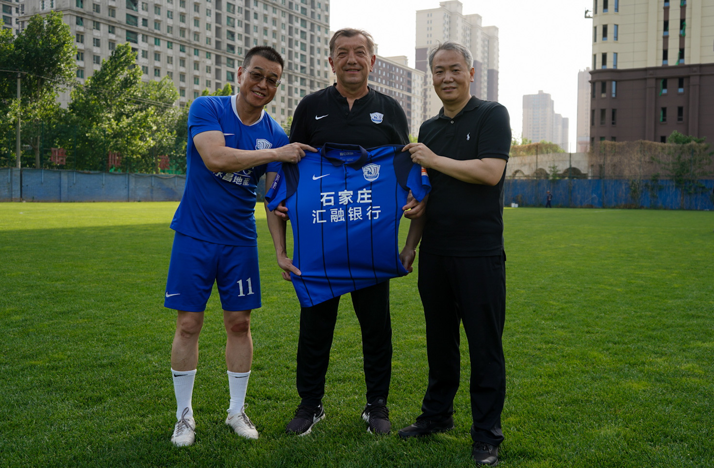 雄狮最新引援消息,2024赛季中超沧州雄狮球衣