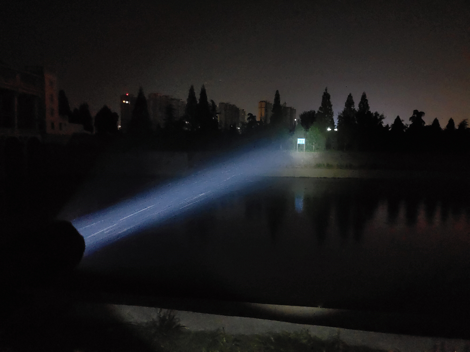 前行路上，有你相伴！在路上M9Pro2代远射手电体验