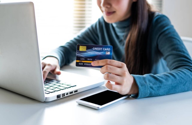 银行卡被冻结后，资金如何安全取出？