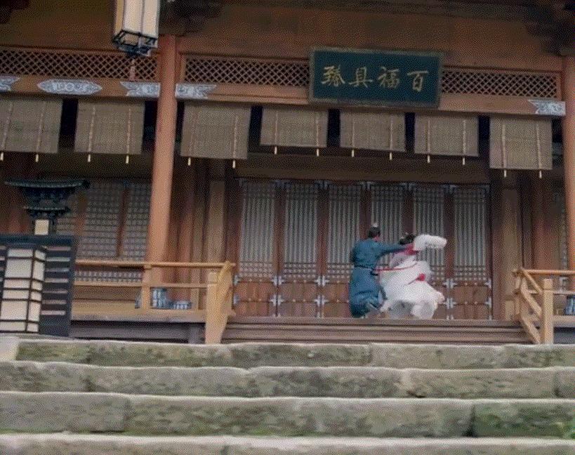 电视剧中的不忍直视,为什么电视剧拍戏只有上半身