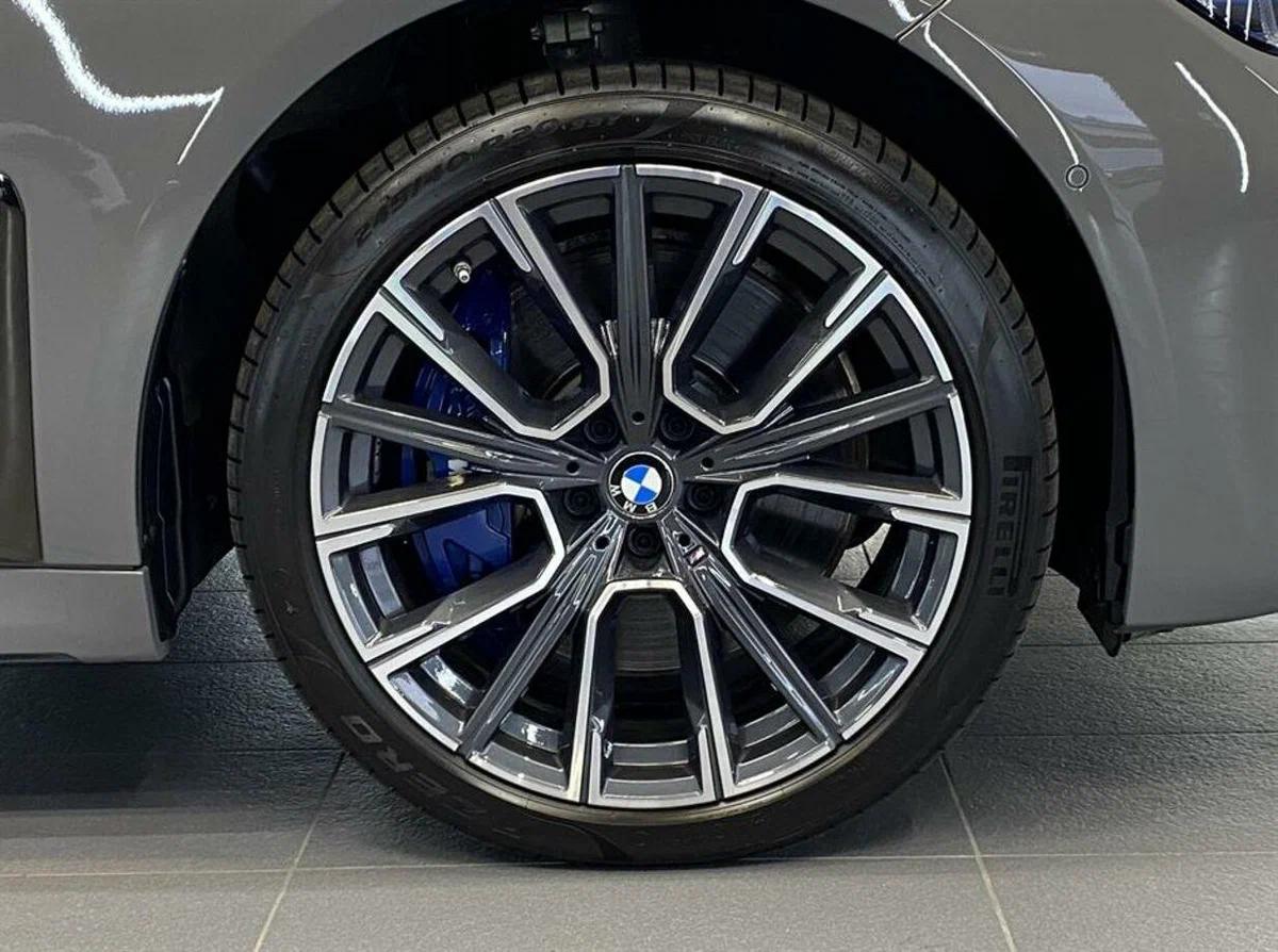 宝马新7系霸气,宝马7系首台进店