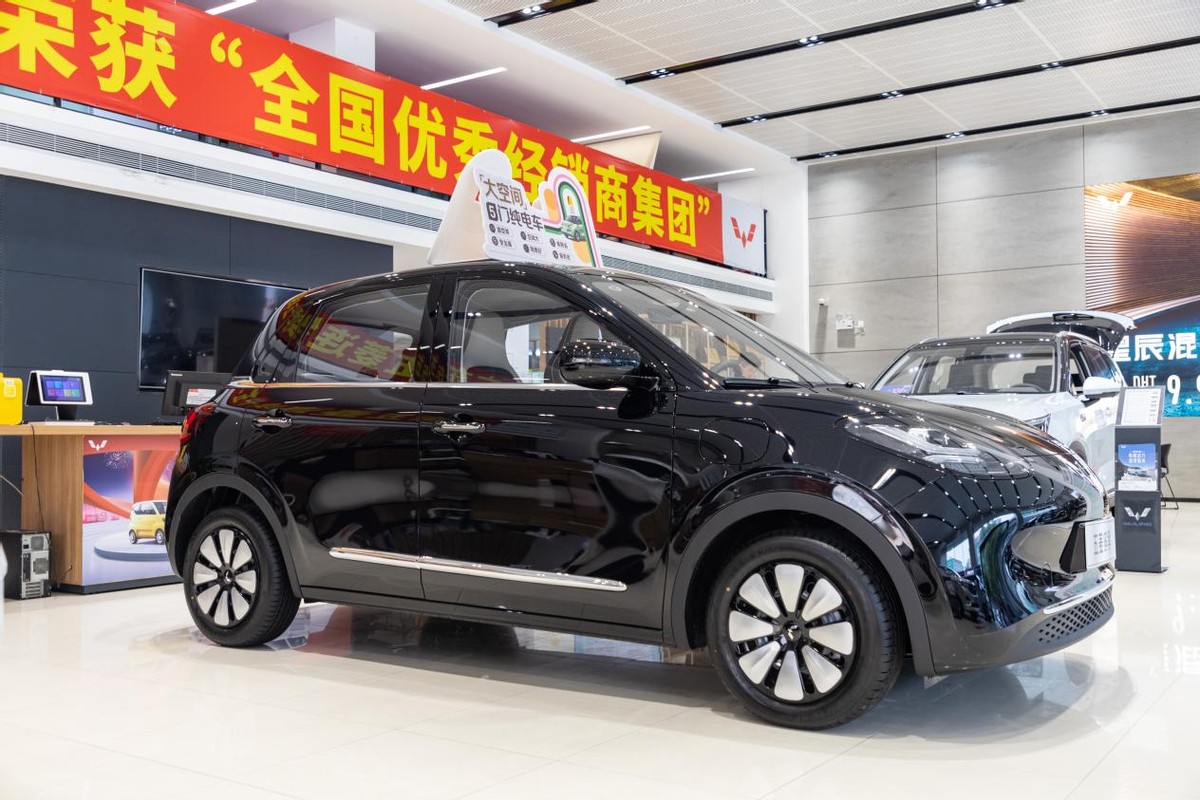 新款五菱缤果外观,外观炫酷续航里程高的新能源汽车