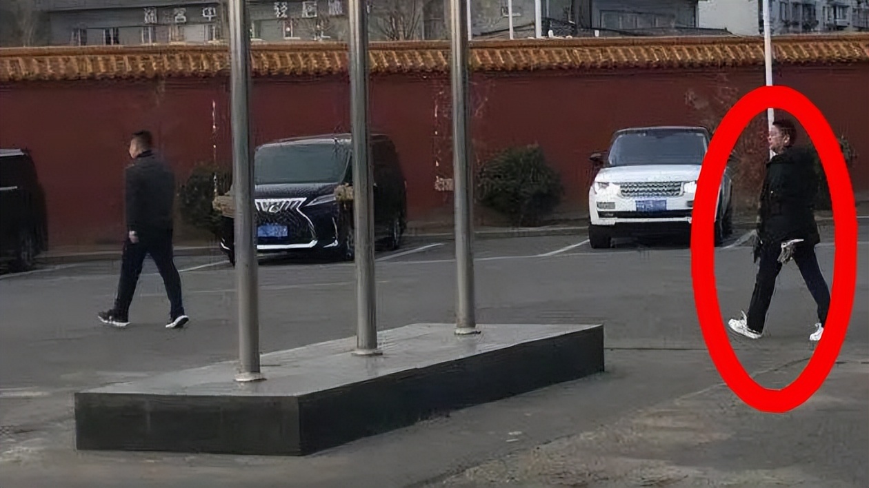 阔太章泽天近照曝光,阔太太热衷于买珠宝