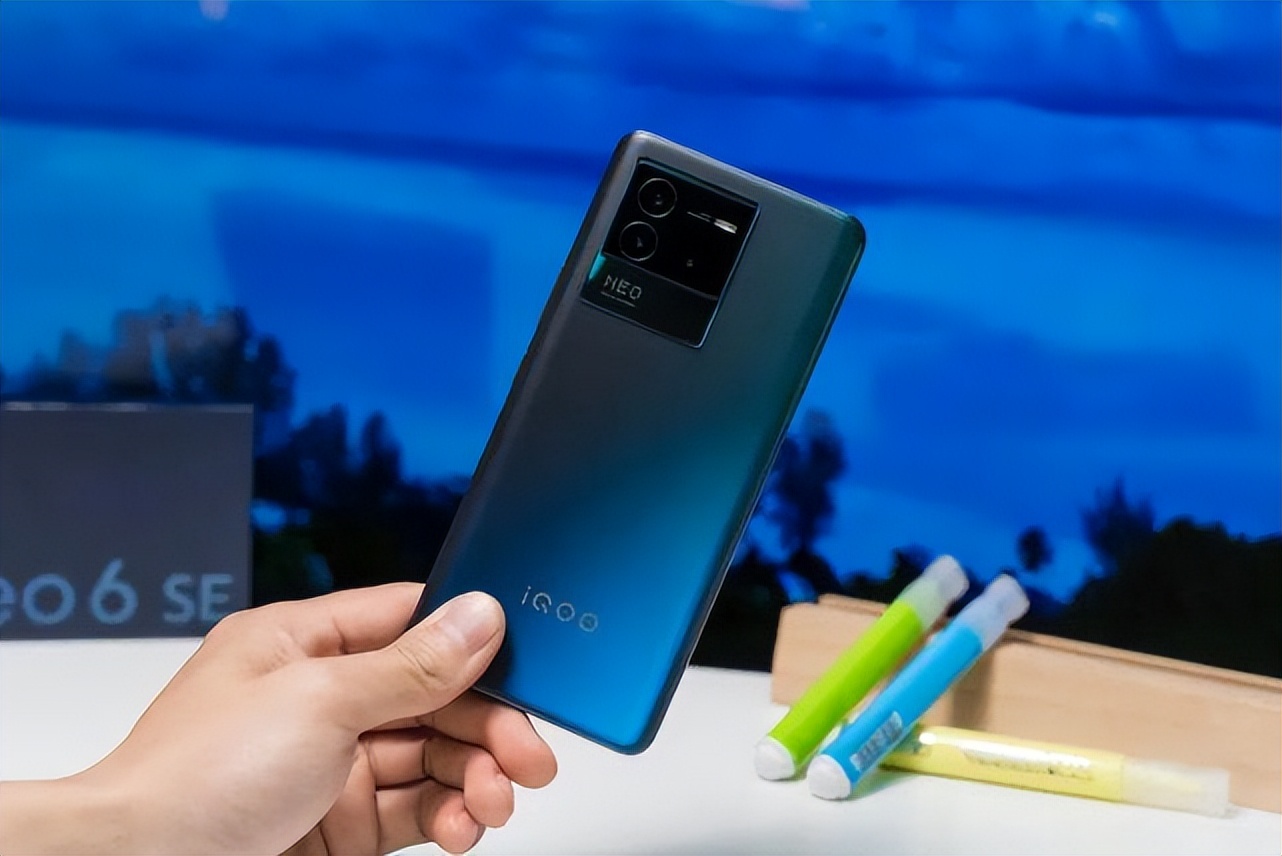 目前性价比最高的千元机是哪一款,买千元机这三款才值得考虑