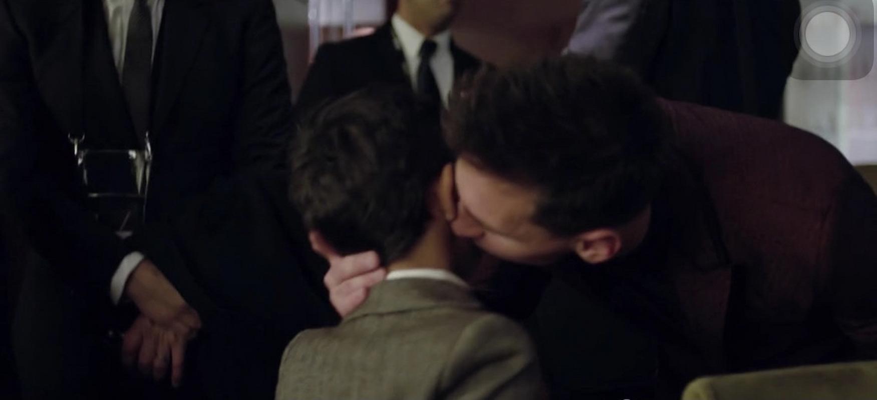 十二岁的c罗和迷你罗踢球,迷你罗对c罗的重要性