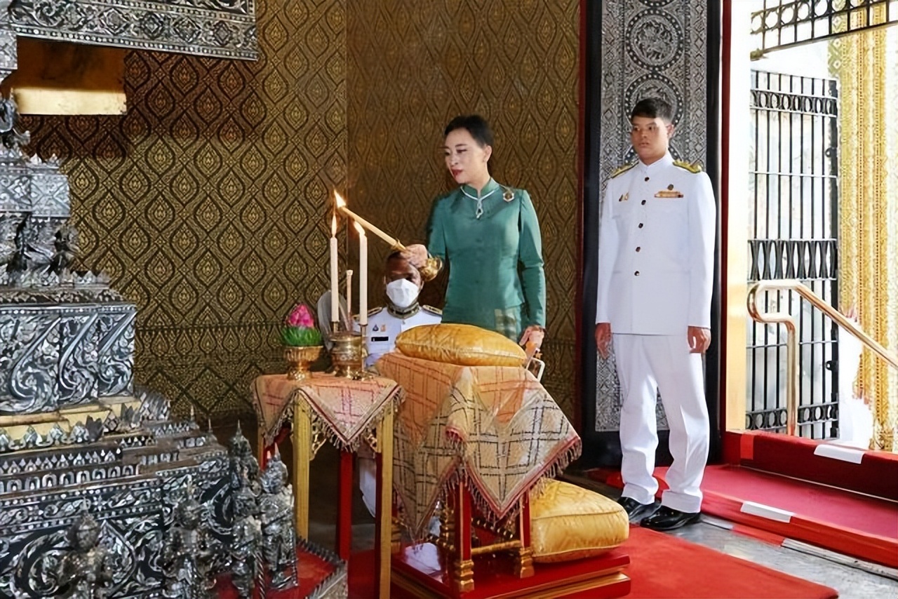 泰国提帮功王子18岁生日情况,泰王14岁提帮功难当大任