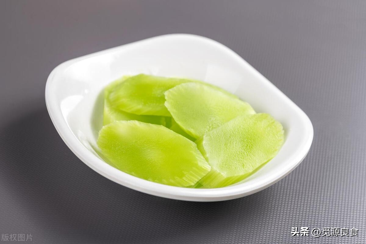 莴笋清炒需要焯水吗,莴笋焯水好吃还是直接炒