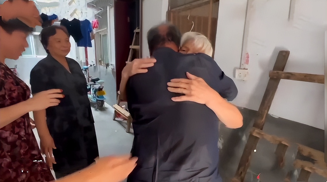 1969年,河南女子结识8岁*疆新**男孩,男孩苦寻43年:你在哪里呀?