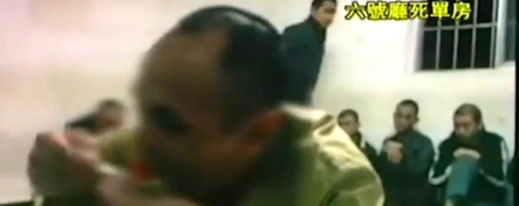 女的*光脱**拍卖，男的生拔指甲，真实的边境赌博，远比你想象的可怕