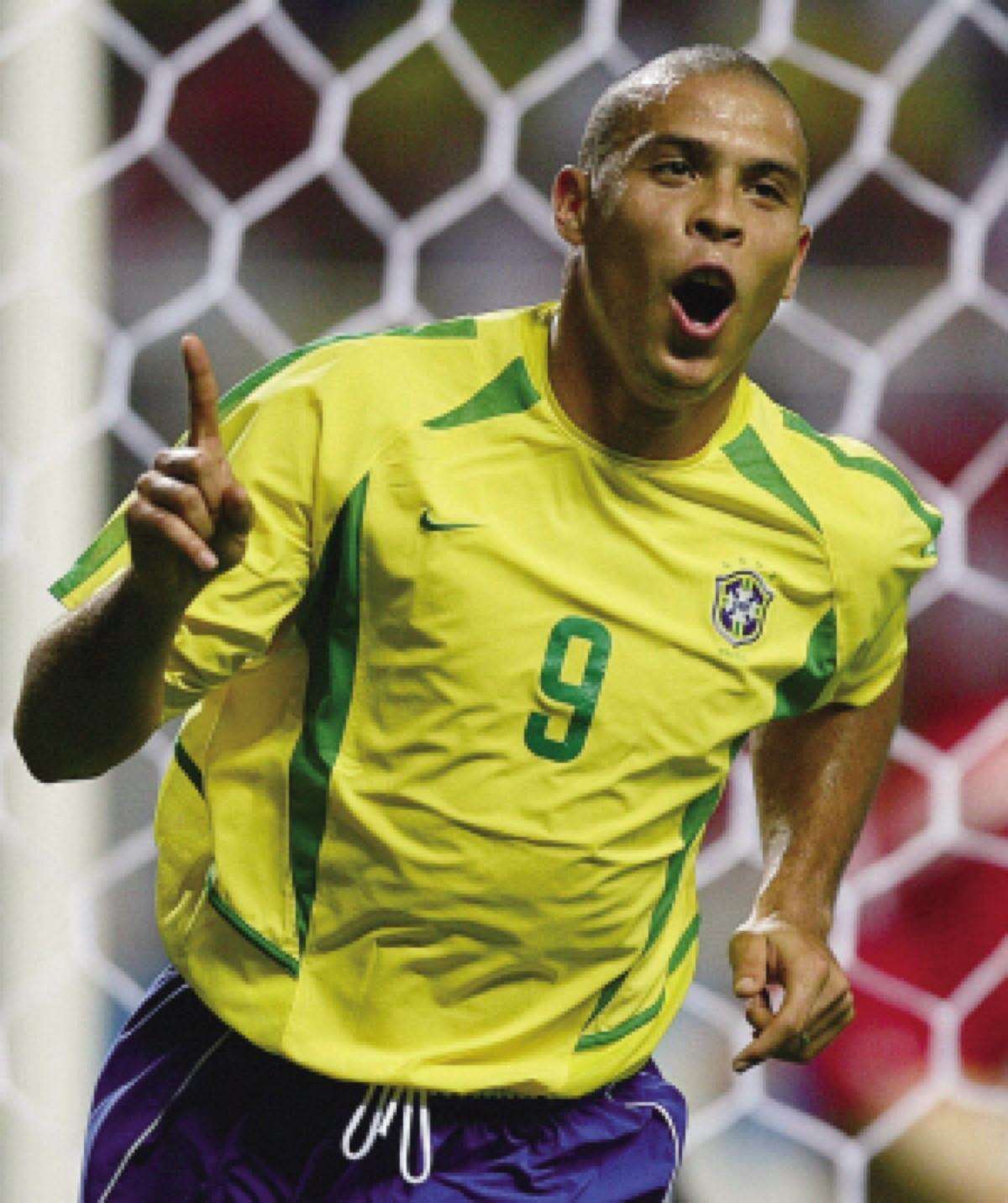 大罗是不是足球历史第一人,大罗在80后心中的地位