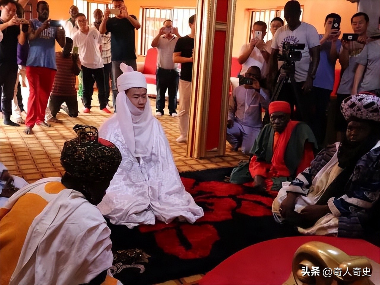 2019年，河南小伙意外当上非洲“酋长”，坐拥百亩地