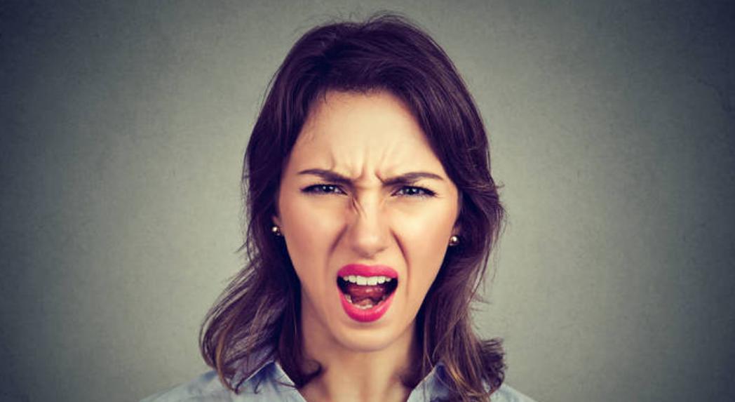 绝经几十年突然来月经什么情况,女性绝经后要小心3种情况找上门