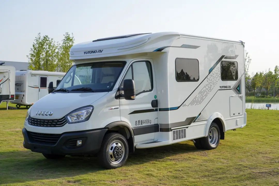 宇通c533房车探境版小顶房车,宇通c533小额头房车最新款评测