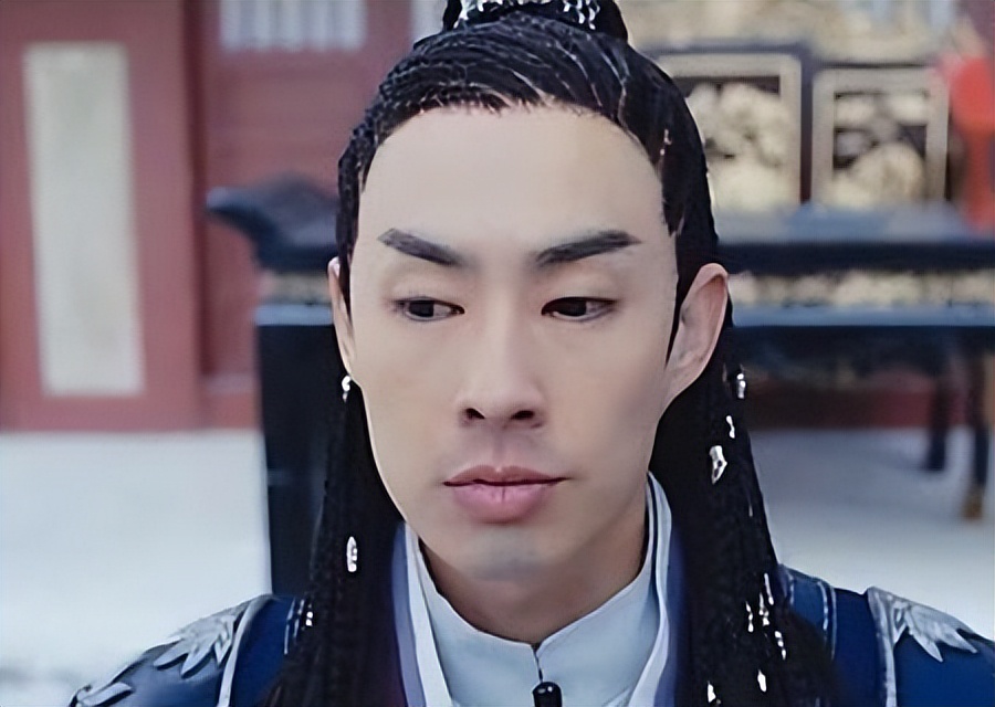 明明很帅自己却觉得很丑,明明很帅却打扮很丑