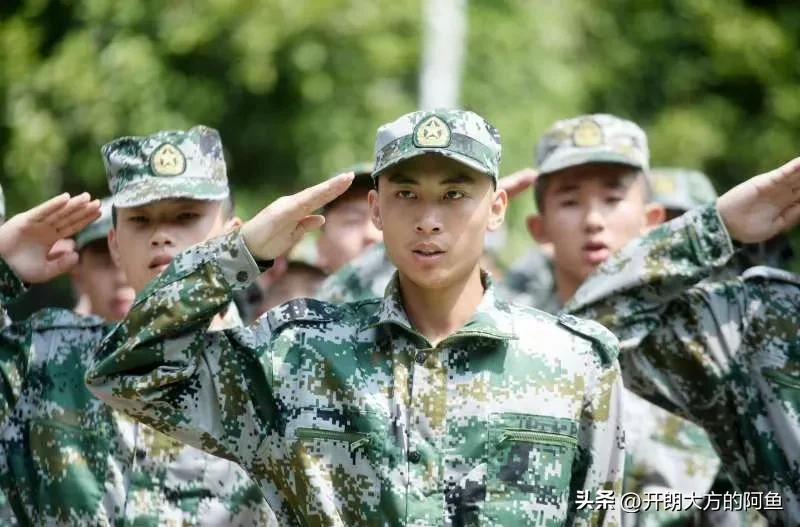 当兵三年退伍后缴费12年能退休吗,当兵2年到16年退伍感受