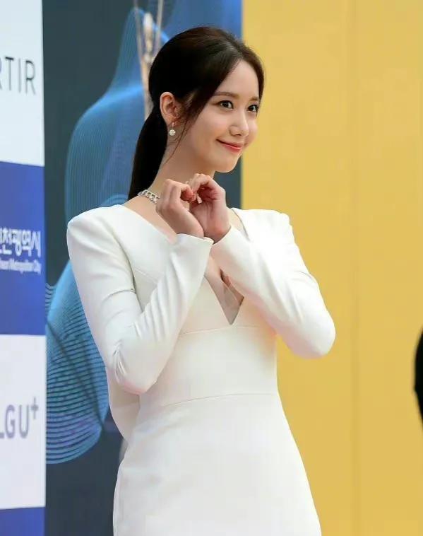 韩国网红女神林允儿,韩国气质女明星林允儿古装高清图