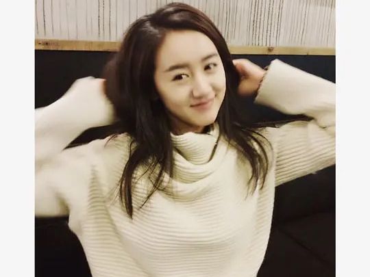 她曾被誉为娱乐圈校花,她被称为最美校花