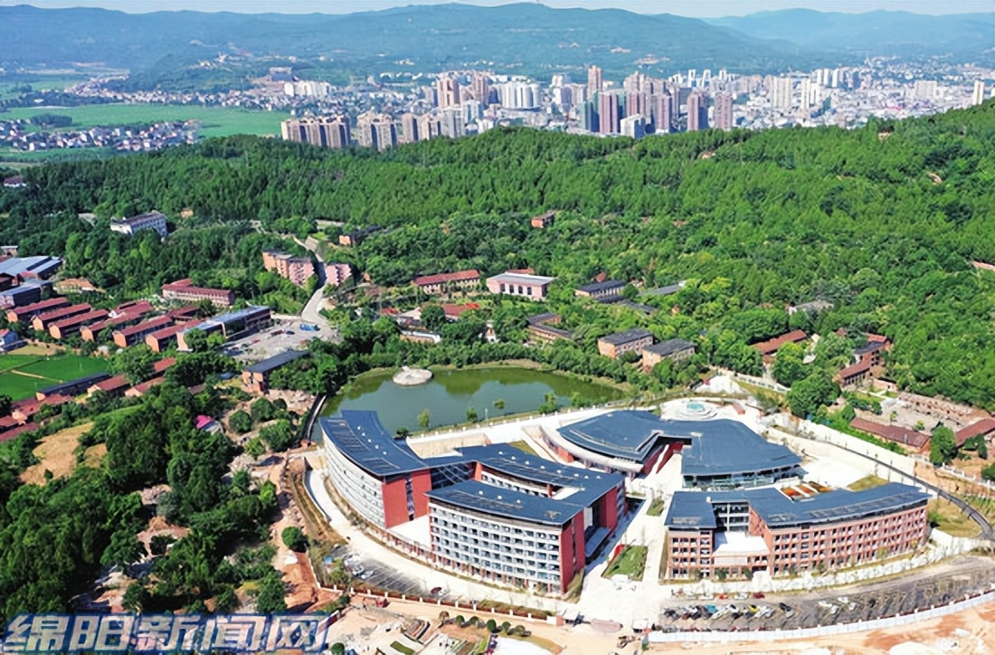 全力在加快“四地建设”中干出梓潼发展新天地