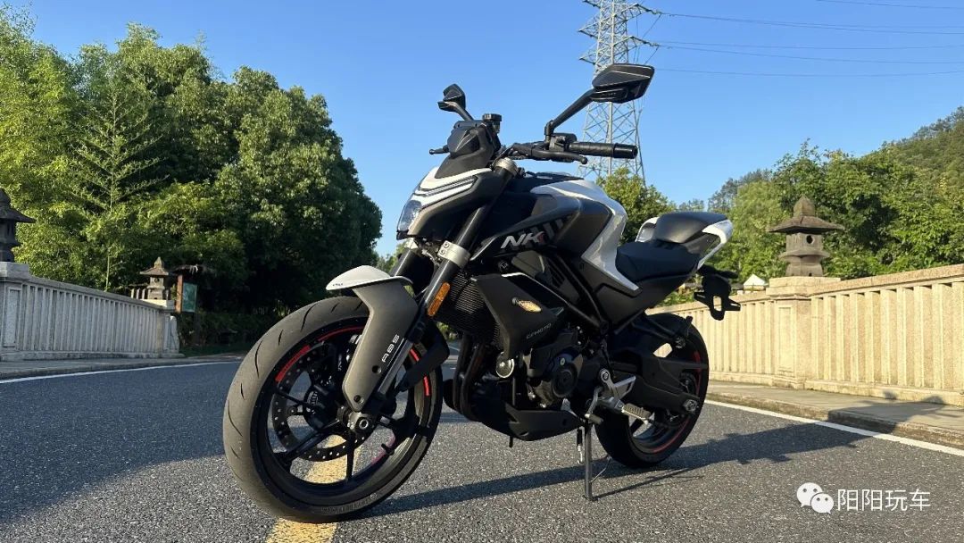 春风450NK三千公里还能卖多少钱,5000左右单缸300cc街车