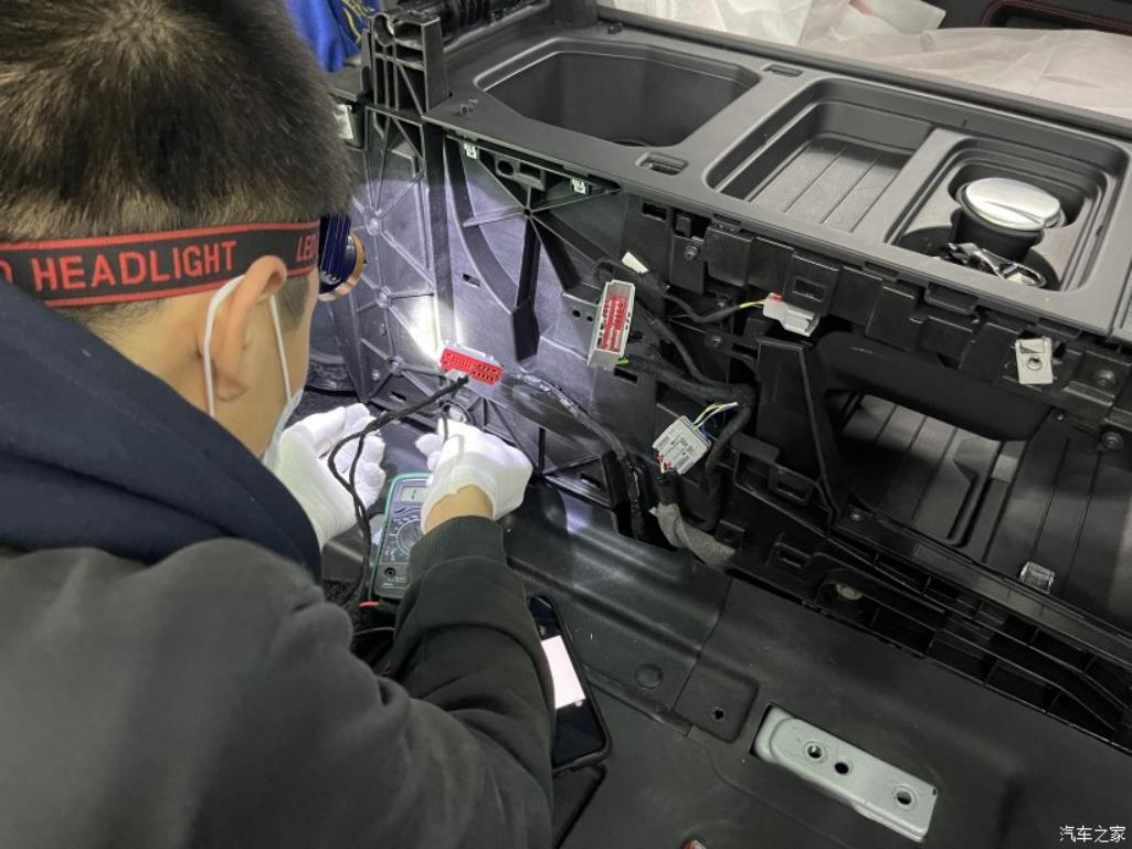 路虎卫士单色内饰氛围灯图解,路虎卫士改装氛围灯毛病