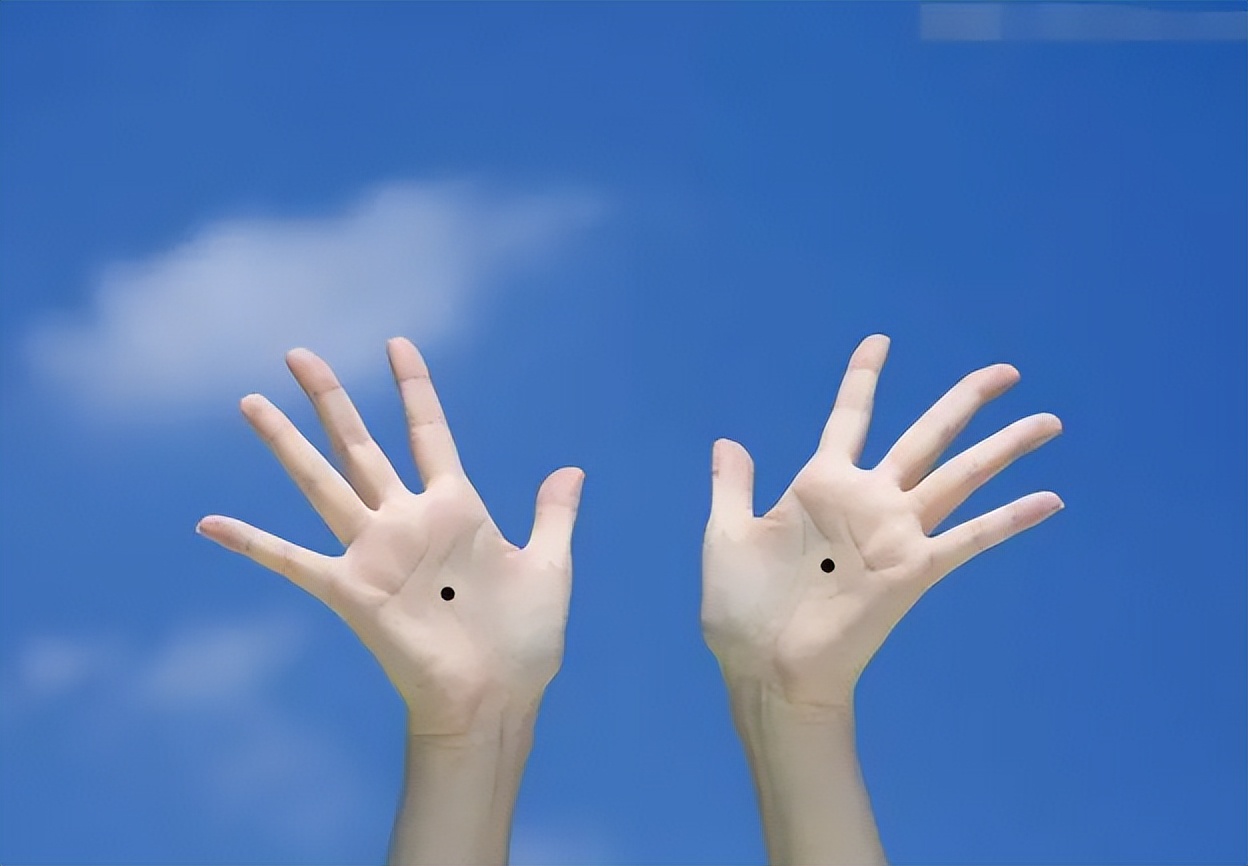 皮肤上的痣癌变是什么症状,出生就有的黑色痣会癌变吗