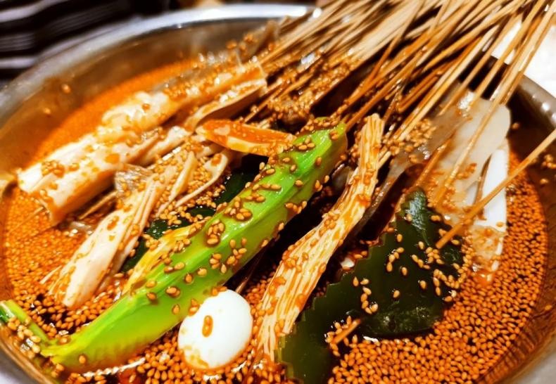 湖北“超美”大学：占地5195亩，宿舍6部电梯，坐拥26栋*物文**建筑和1000株樱花！