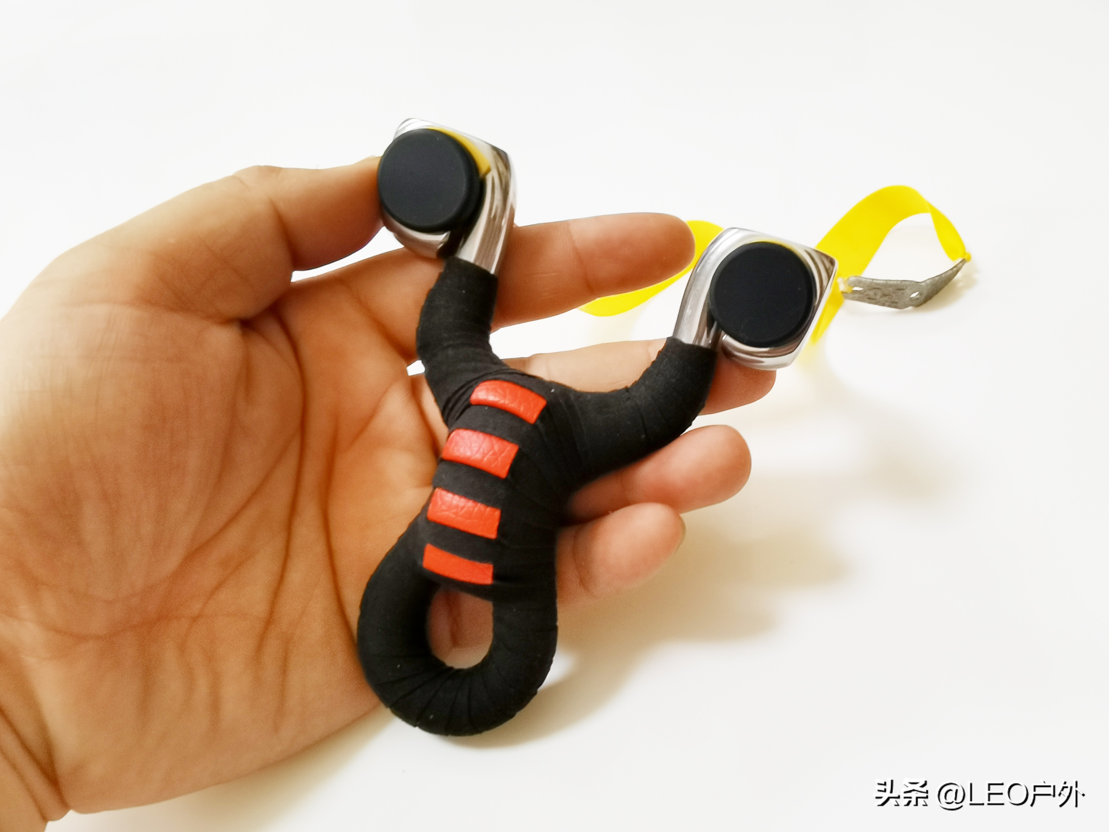 弹弓撒放的快慢对精度的影响,怎么才能把弹弓握平衡