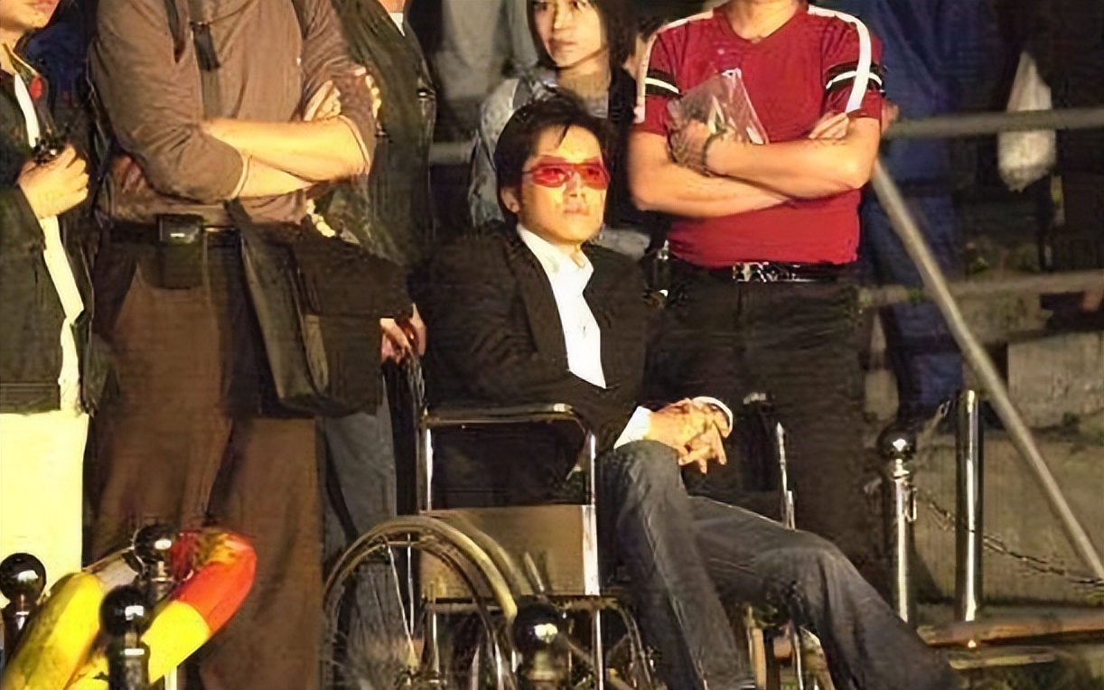 刘嘉玲遭绑架，王志文险被封杀，2000年的娱乐圈一瓜接一瓜！