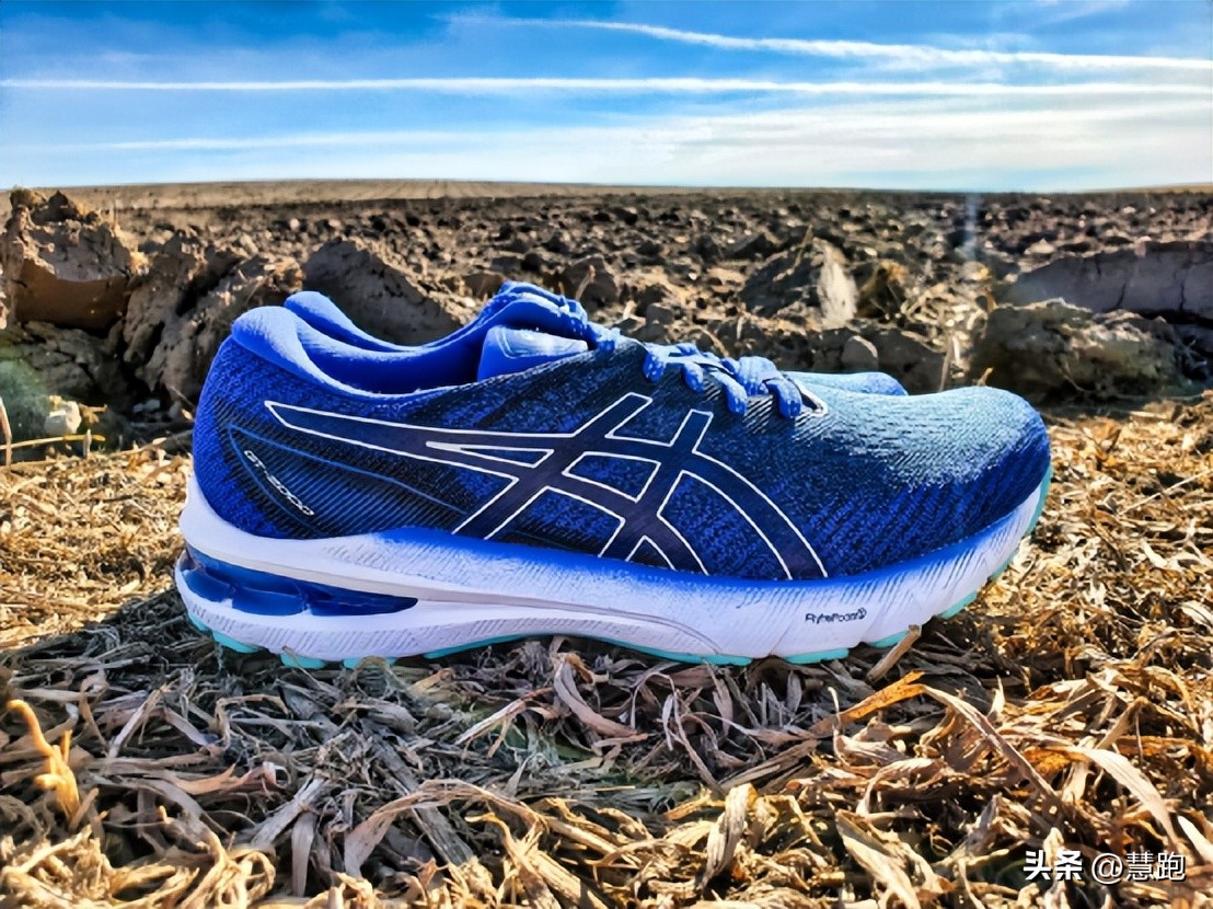 亚瑟士2022款跑鞋,亚瑟士跑鞋推荐前十名性价比高