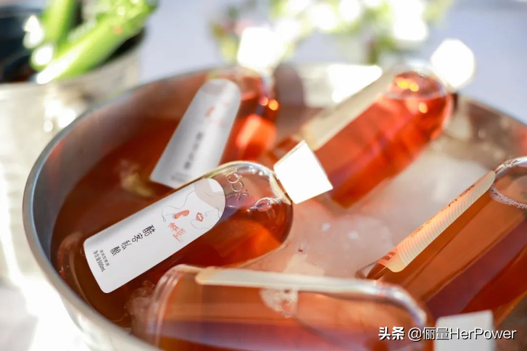致敬美好,为“她力量”干杯|俪量×酷客联名款黄酒限量发布