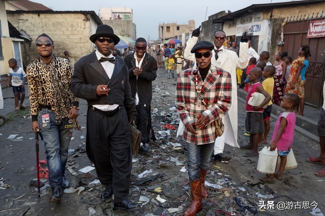 非洲贫民窟里的“上流绅士”:宁愿捡垃圾搬砖,也要全身名牌