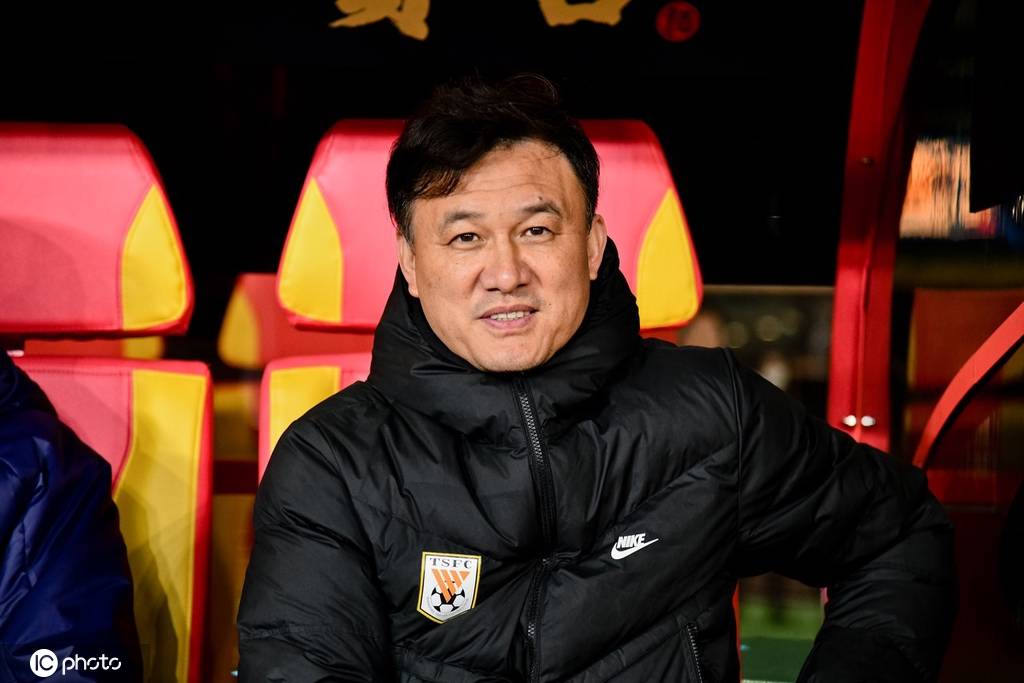 郝伟崔康熙引援,郝伟上任鲁能主教练