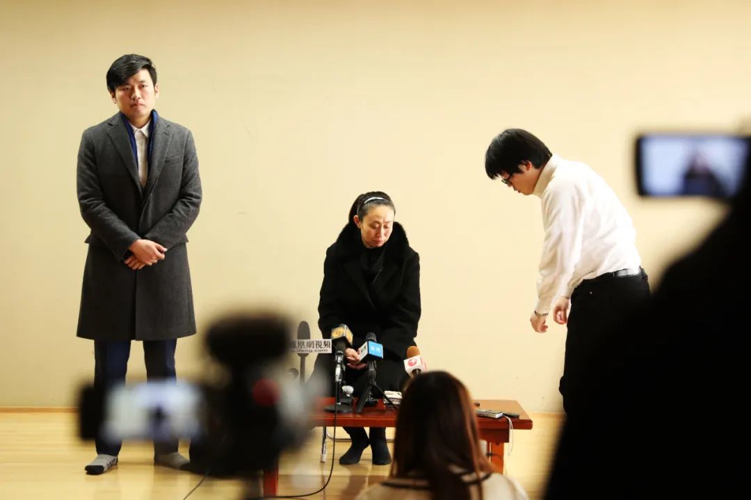 江歌妈妈活成一根刺,江歌妈妈一开始的样子