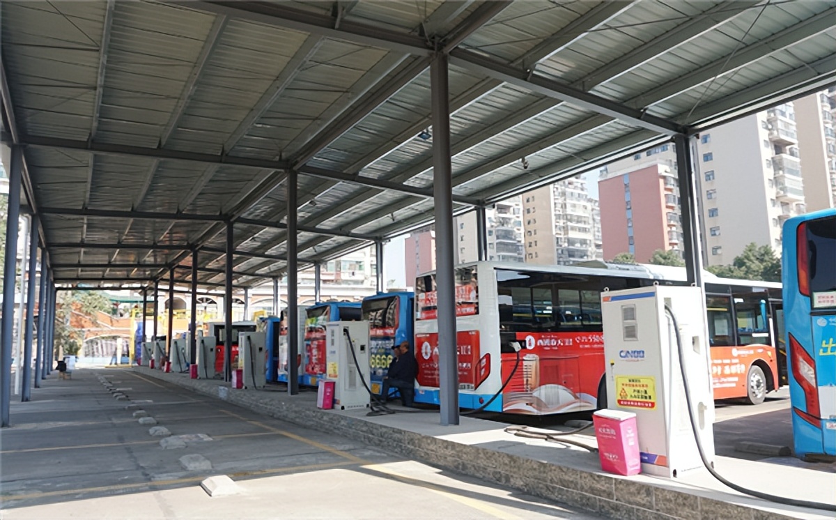 建一个充电桩能赚多少钱,自己建充电桩一年能赚多少钱