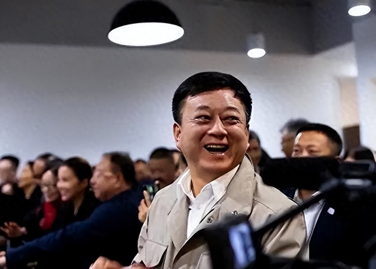 原央视主持人朱军现状,朱军颜值巅峰混剪