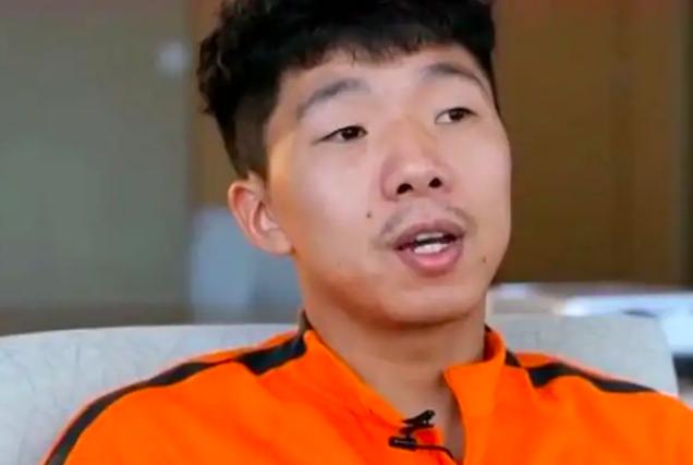 他是中国男足的天才国脚，家境贫寒超身价1亿，却在30岁*球赌**被抓